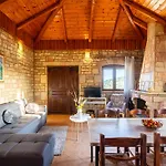 Holiday home Mini Castle In Nature Fotini's Retreat Polilimnio Metamorfosis