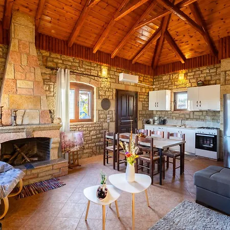 Mini Castle In Nature Fotini's Retreat Polilimnio Metamorfosi (Laconia)