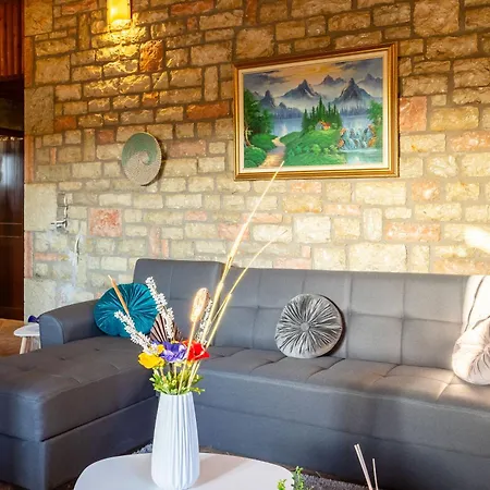 Mini Castle In Nature Fotini's Retreat Polilimnio 別荘 Metamorfosi (Laconia)