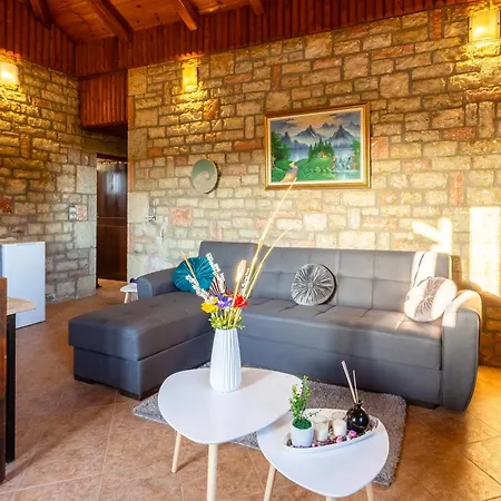 別荘 Mini Castle In Nature Fotini's Retreat Polilimnio *