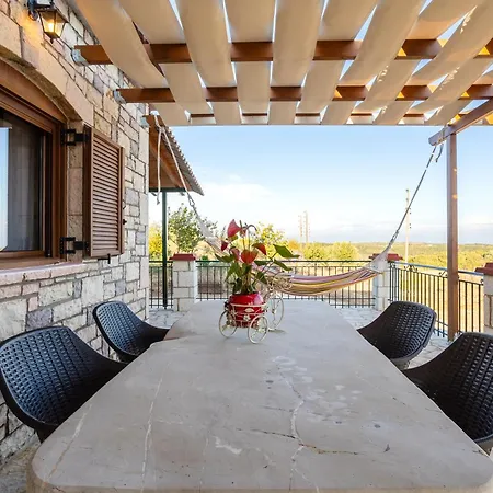 別荘 Mini Castle In Nature Fotini's Retreat Polilimnio Metamorfosi (Laconia)