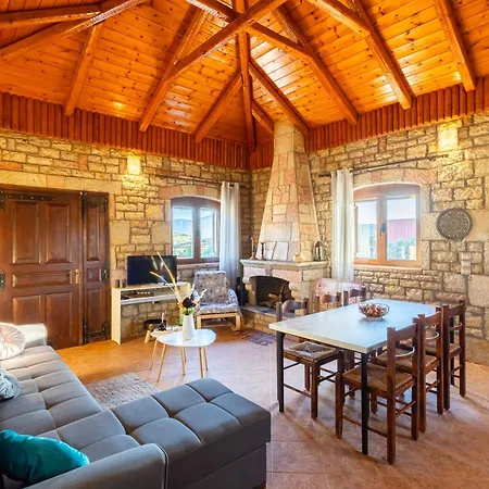 Mini Castle In Nature Fotini's Retreat Polilimnio 別荘 *