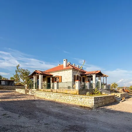 Mini Castle In Nature Fotini's Retreat Polilimnio 別荘