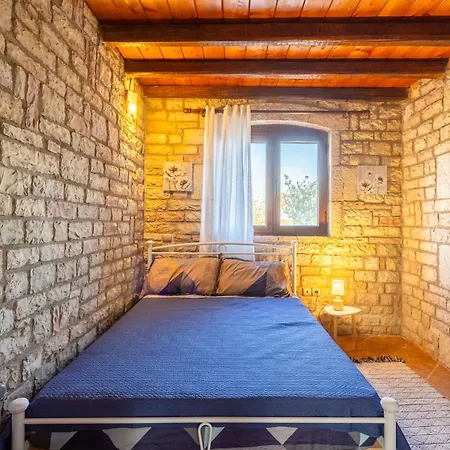 Mini Castle In Nature Fotini's Retreat Polilimnio 別荘