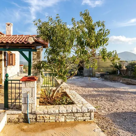 Mini Castle In Nature Fotini's Retreat Polilimnio 別荘