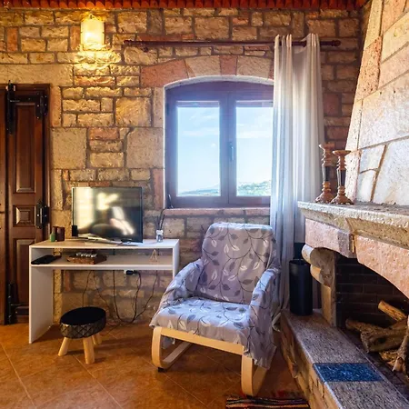 Mini Castle In Nature Fotini's Retreat Polilimnio Metamorfosis