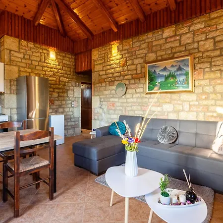 Mini Castle In Nature Fotini's Retreat Polilimnio *