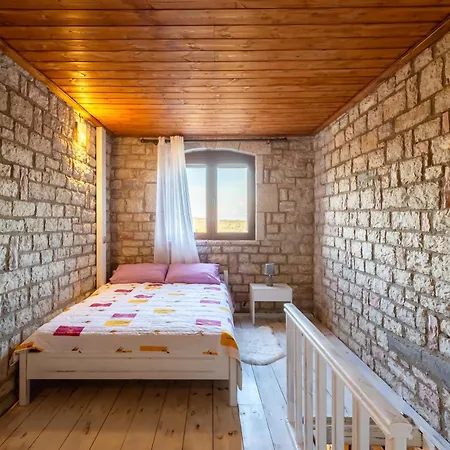 Mini Castle In Nature Fotini's Retreat Polilimnio Metamorfosi (Laconia)