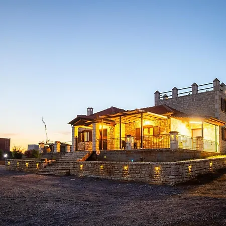 別荘 Mini Castle In Nature Fotini's Retreat Polilimnio *