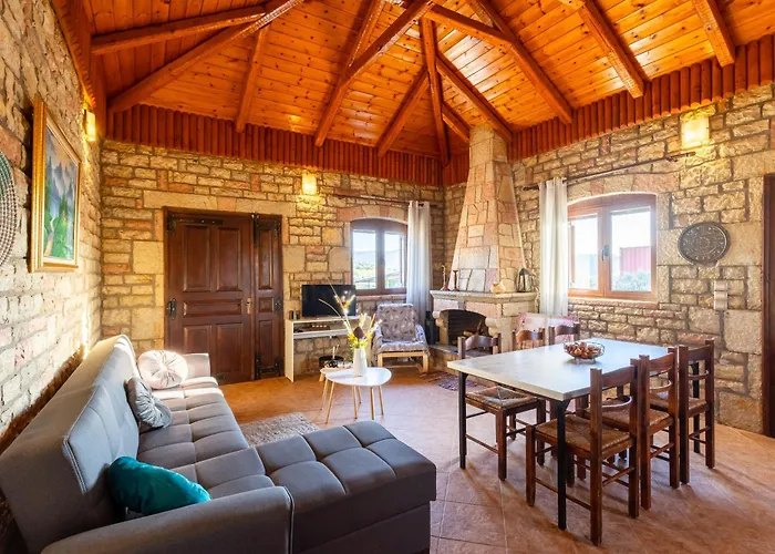 Mini Castle In Nature Fotini's Retreat Polilimnio Vakantiehuis *