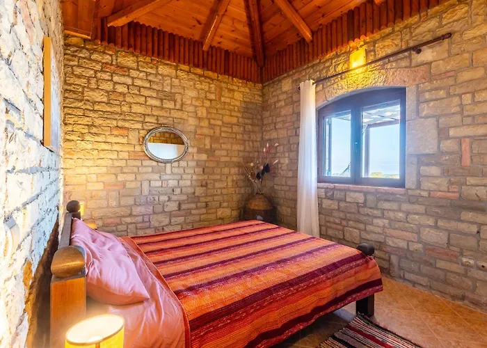 Mini Castle In Nature Fotini's Retreat Polilimnio Metamorfosi (Laconia)