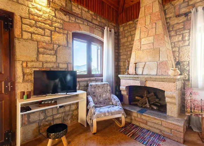 Vakantiehuis Mini Castle In Nature Fotini's Retreat Polilimnio *