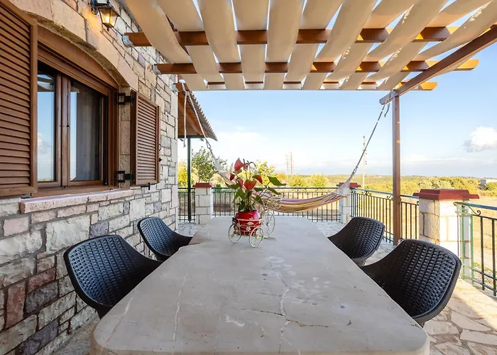 Vakantiehuis Mini Castle In Nature Fotini's Retreat Polilimnio Metamorfosi (Laconia)