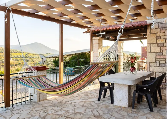 Vakantiehuis Mini Castle In Nature Fotini's Retreat Polilimnio *