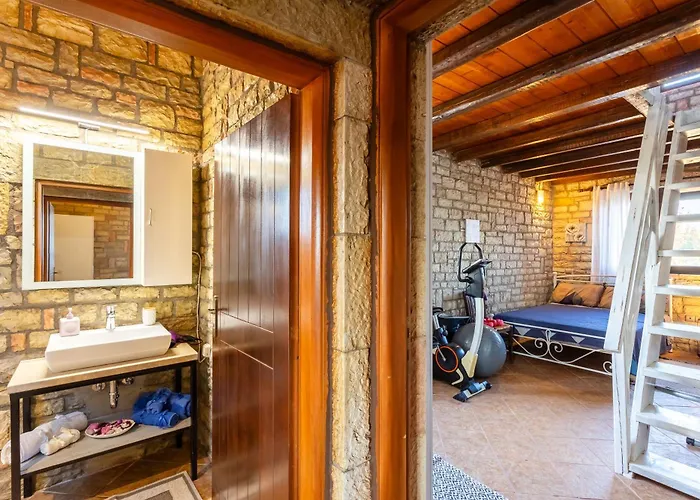 Mini Castle In Nature Fotini's Retreat Polilimnio *