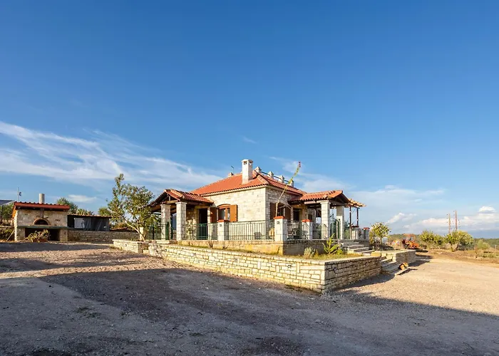 Mini Castle In Nature Fotini's Retreat Polilimnio Vakantiehuis