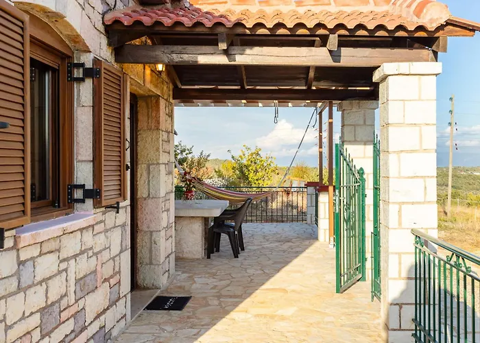 Mini Castle In Nature Fotini's Retreat Polilimnio *