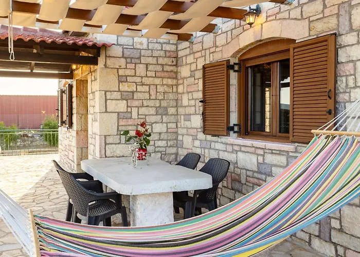 Vakantiehuis Mini Castle In Nature Fotini's Retreat Polilimnio