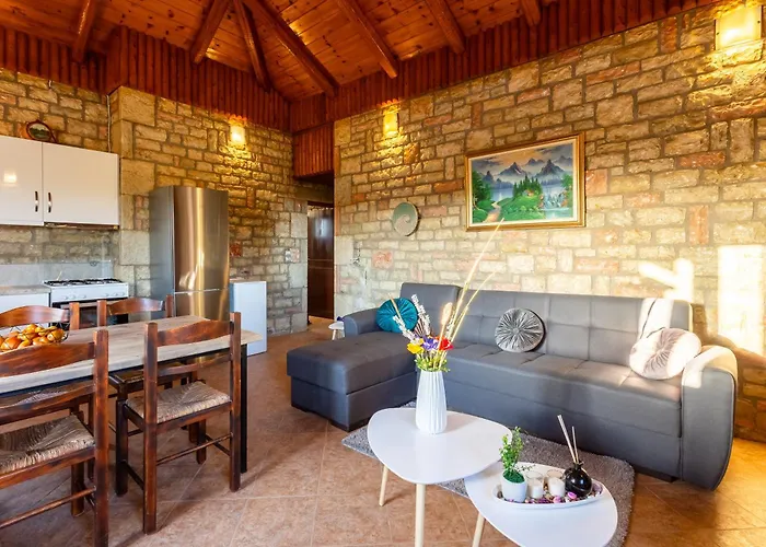 Mini Castle In Nature Fotini's Retreat Polilimnio *