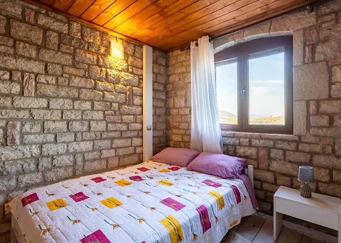 Mini Castle In Nature Fotini's Retreat Polilimnio Metamorfosi (Laconia)