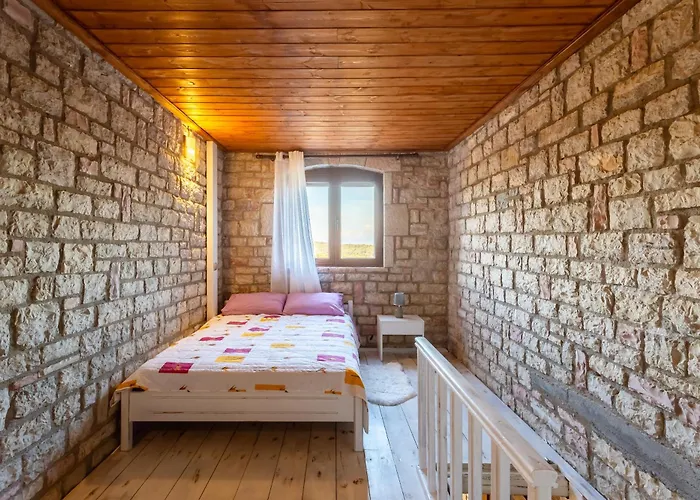 Mini Castle In Nature Fotini's Retreat Polilimnio Metamorfosi (Laconia)