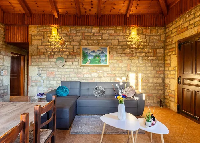 Mini Castle In Nature Fotini's Retreat Polilimnio Metamorfosi (Laconia)